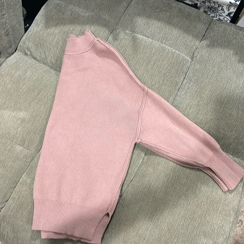 Dusty pink oversized sweater